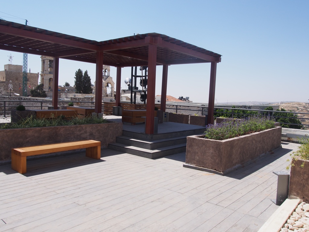 بالصور - نتائج مشروع  إعادة تأهيل وتجميل ساحة المهد 