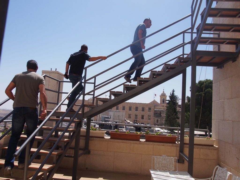 بالصور - نتائج مشروع  إعادة تأهيل وتجميل ساحة المهد 