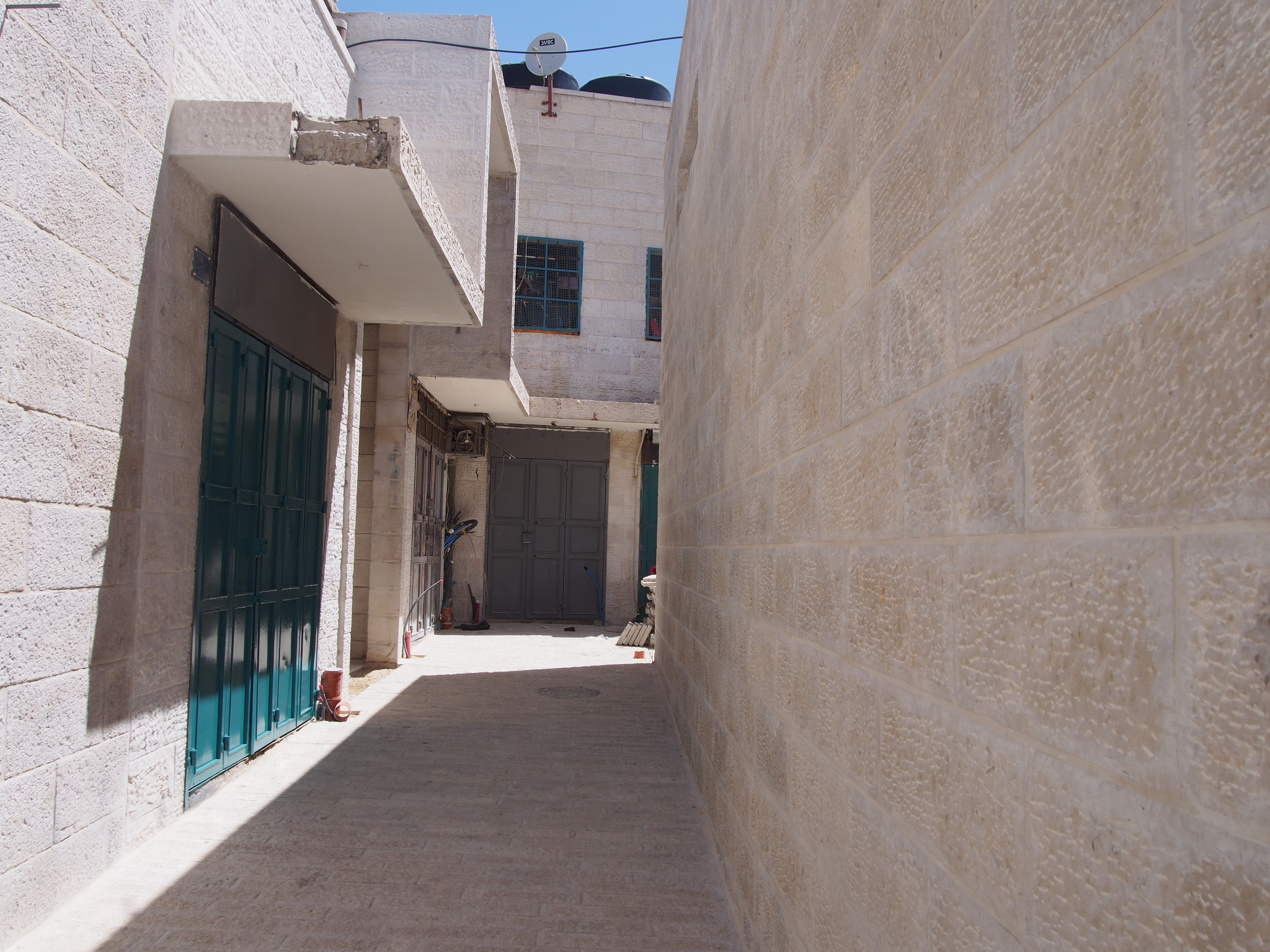 بالصور - إستمرار العمل في مشروع السوق القديم في مرحلته الثانية