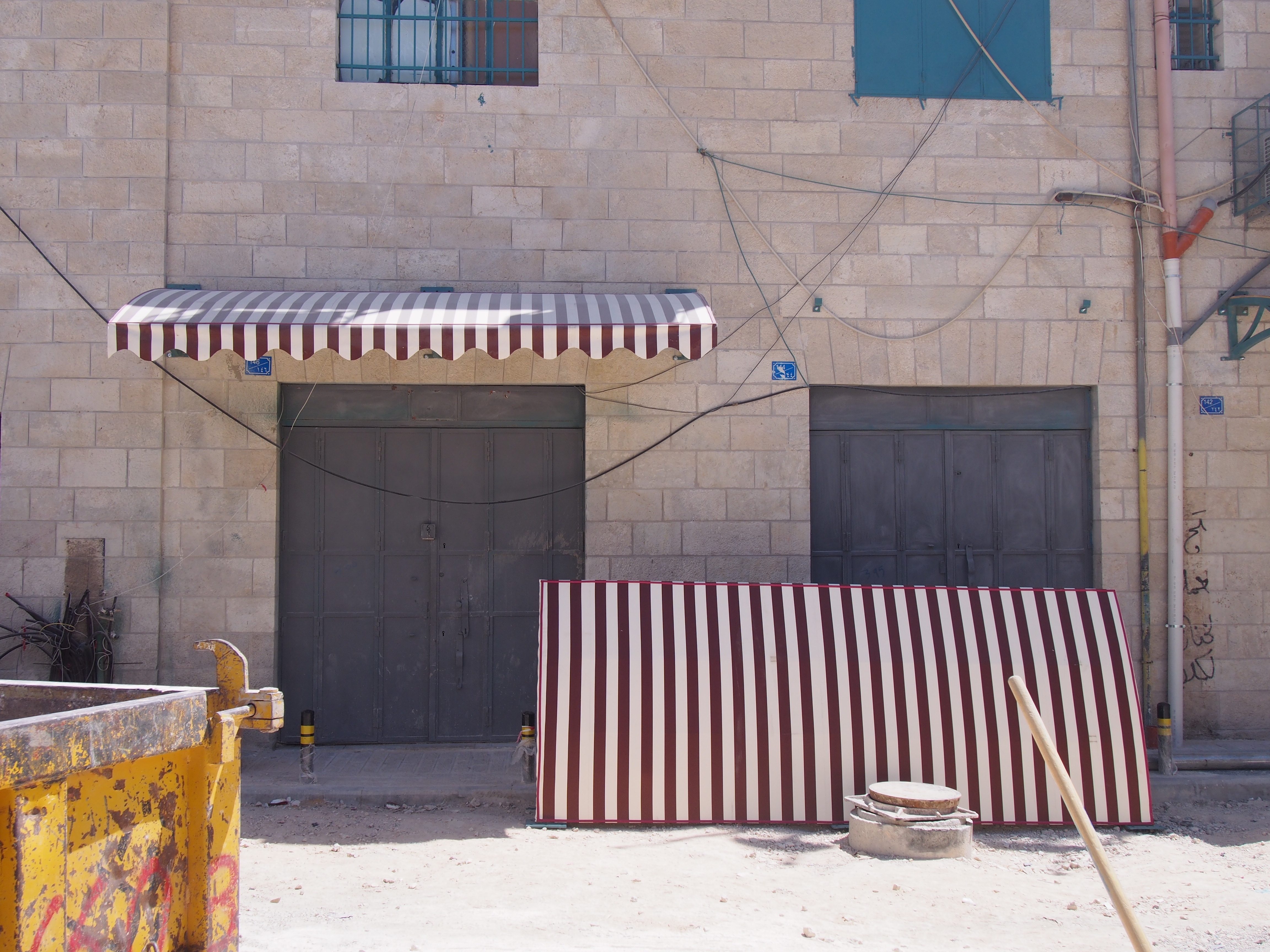 بالصور - إستمرار العمل في مشروع السوق القديم في مرحلته الثانية