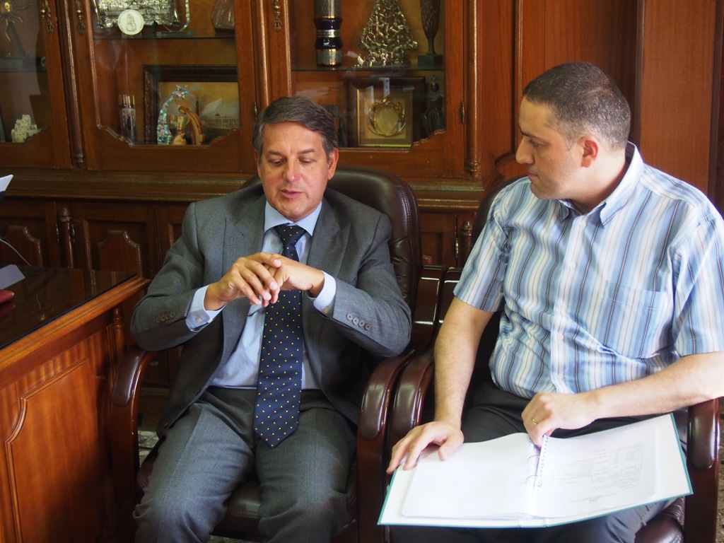 رئيسة بلدية بيت لحم تستقبل ممثل البرتغال في فلسطين وتطلعه على تحضيرات مؤتمر المغتربين وتؤكد على أهمية إنشاء علاقة ثلاثية بين بيت لحم ولورد وفاطمة