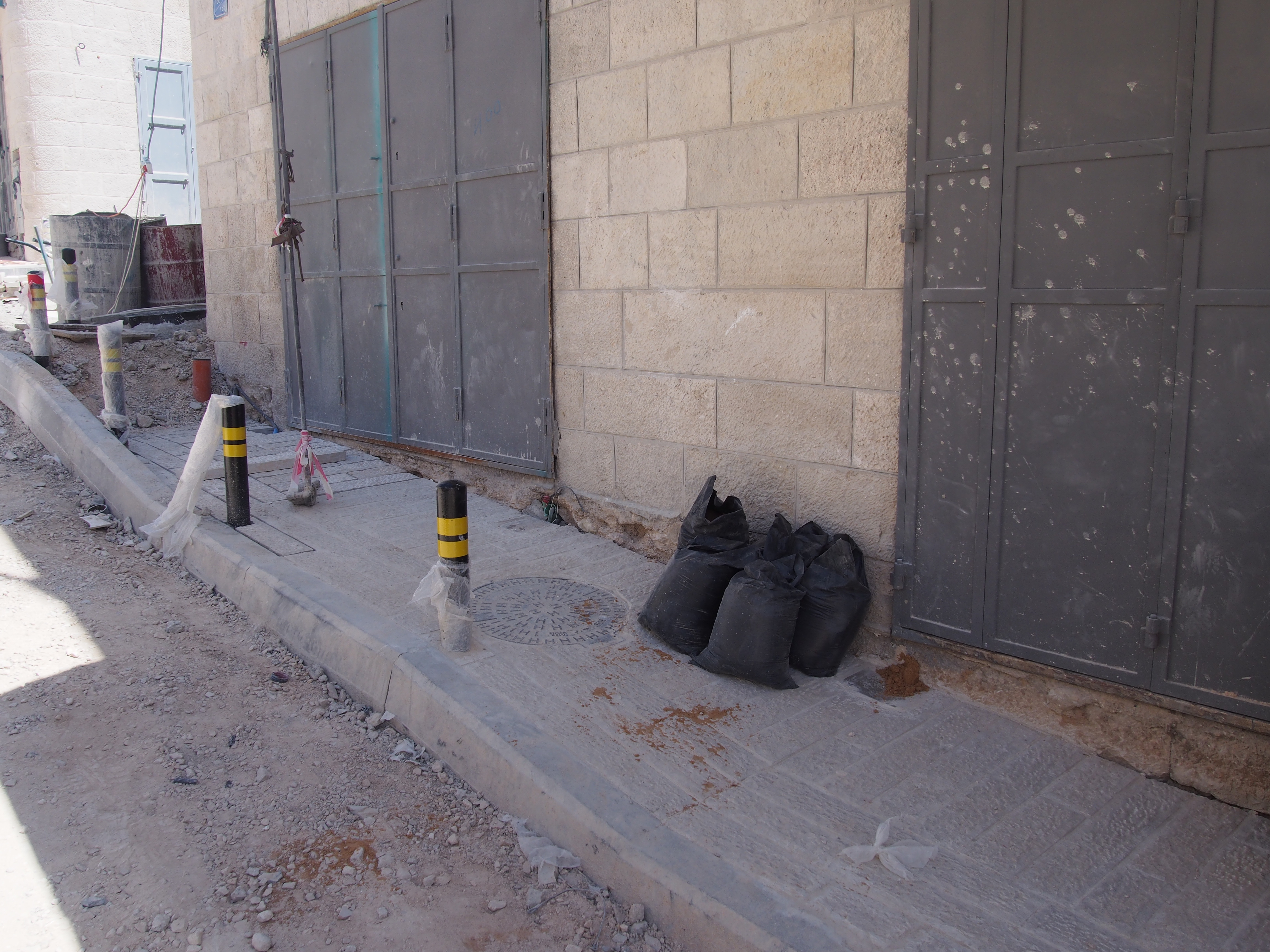 بالصور - إستمرار العمل في مشروع السوق القديم في مرحلته الثانية