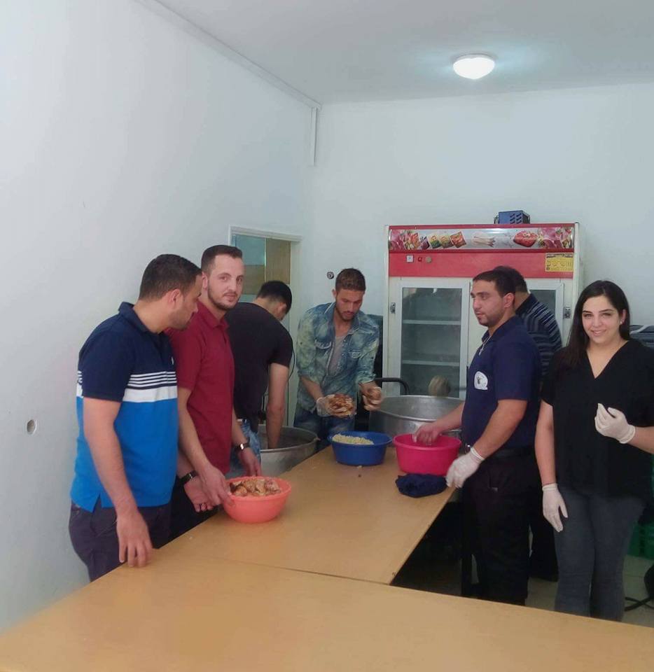 المجلس الشبابي في بيت لحم يتطوع لصالح تكية ستنا مريم 