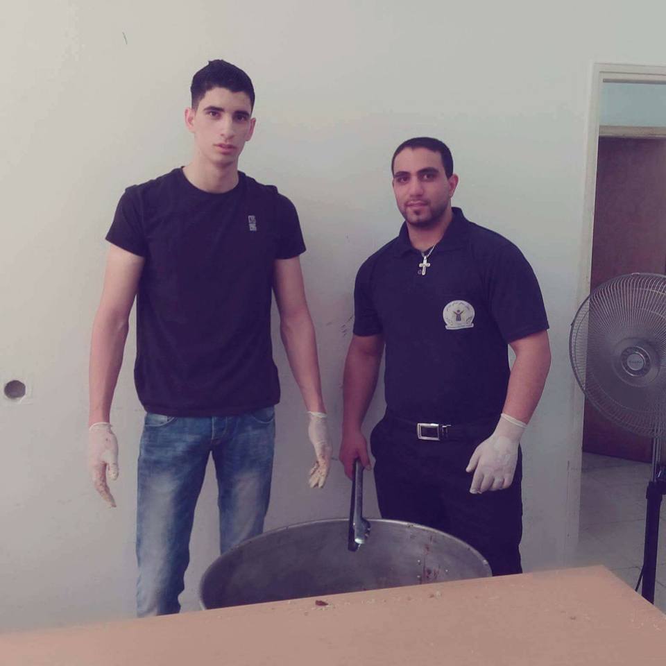 المجلس الشبابي في بيت لحم يتطوع لصالح تكية ستنا مريم 