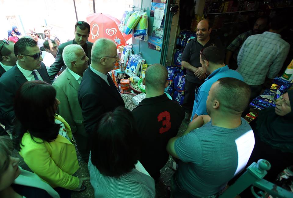 في زيارته إلى بيت لحم الحمدلله يجتمع مع عدد من الشخصيات الرسمية من بينهم  بابون وقضية المياه واسعار المنتجات على طاولة النقاش