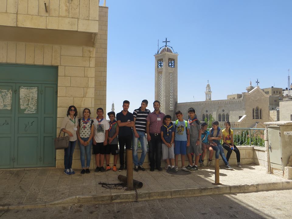 مركز الإستعلامات السياحي في حوش أبو جارور ينظم جولة ميدانية في البلدة القديمة