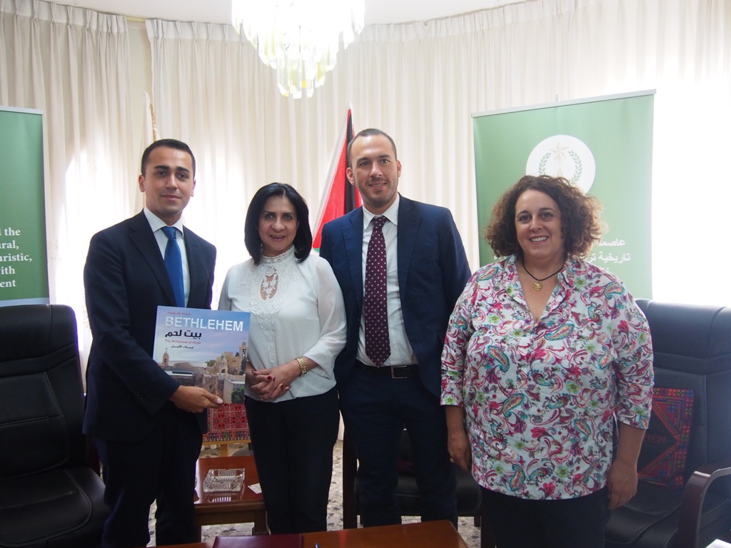 رئيسة بلدية بيت لحم تستقبل نائب رئيس مجلس النواب الإيطالي 