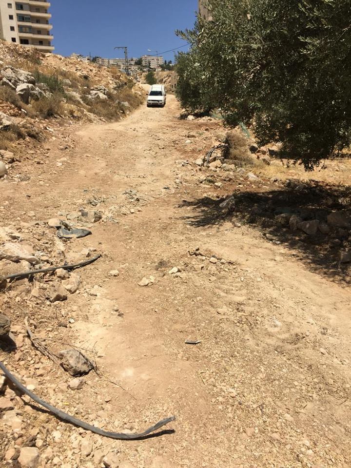 بدأ أعمال الشق والتوسعة لشارع واد مسلم 