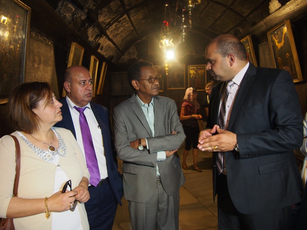 جحا يشارك في استقبال مدير عام إتحاد الإذاعات العربية ويطلعه على تفاصيل كنيسة المهد التاريخية والدينية