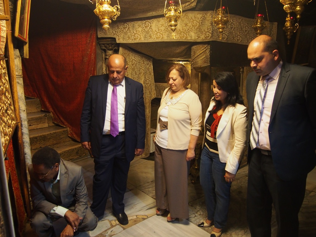 جحا يشارك في استقبال مدير عام إتحاد الإذاعات العربية ويطلعه على تفاصيل كنيسة المهد التاريخية والدينية