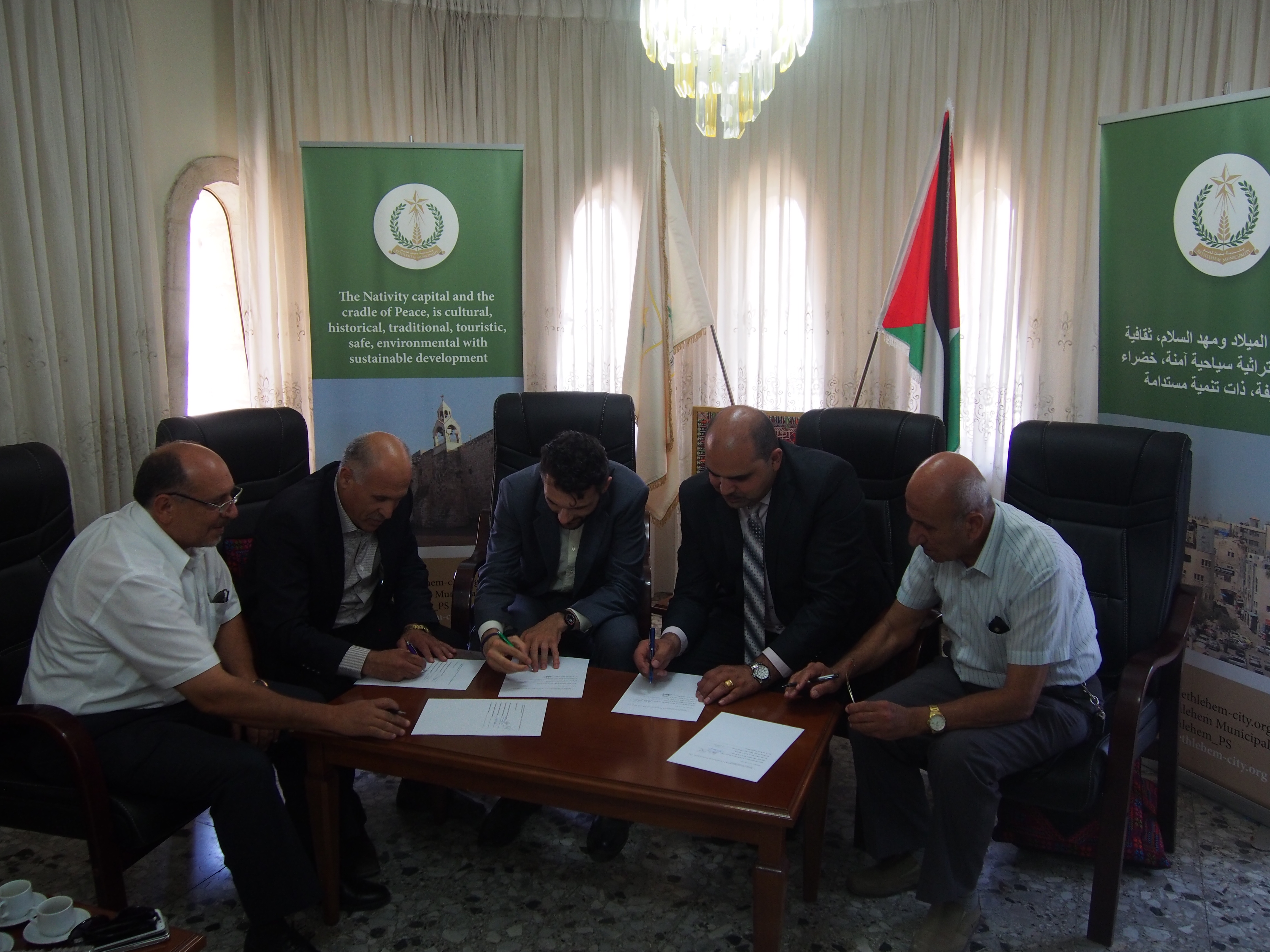 نائب رئيسة بلدية بيت لحم يستقبل رئيس إتحاد البلديات الإيطالية في مقاطعة توسكانا