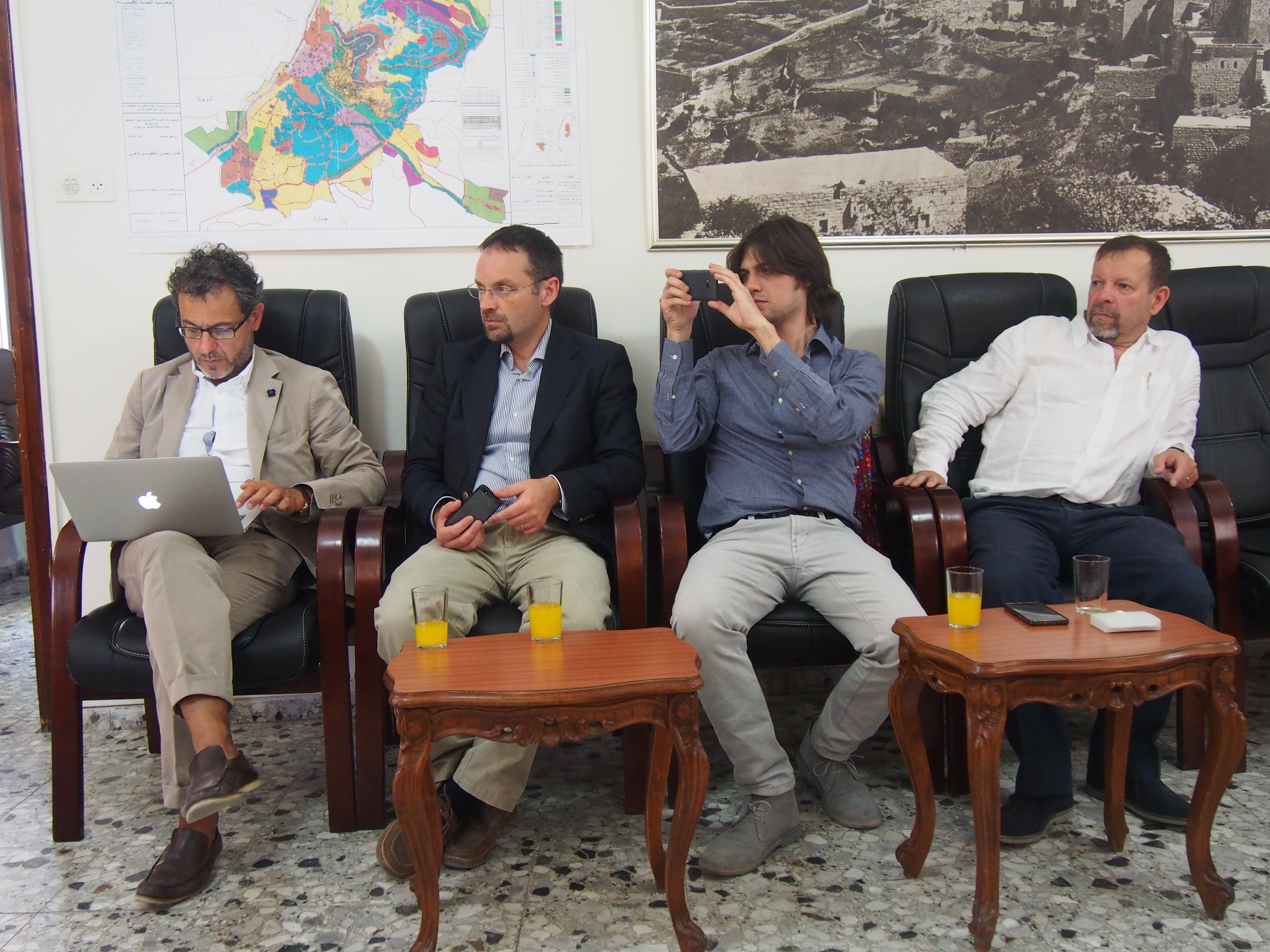 نائب رئيسة بلدية بيت لحم يستقبل رئيس إتحاد البلديات الإيطالية في مقاطعة توسكانا