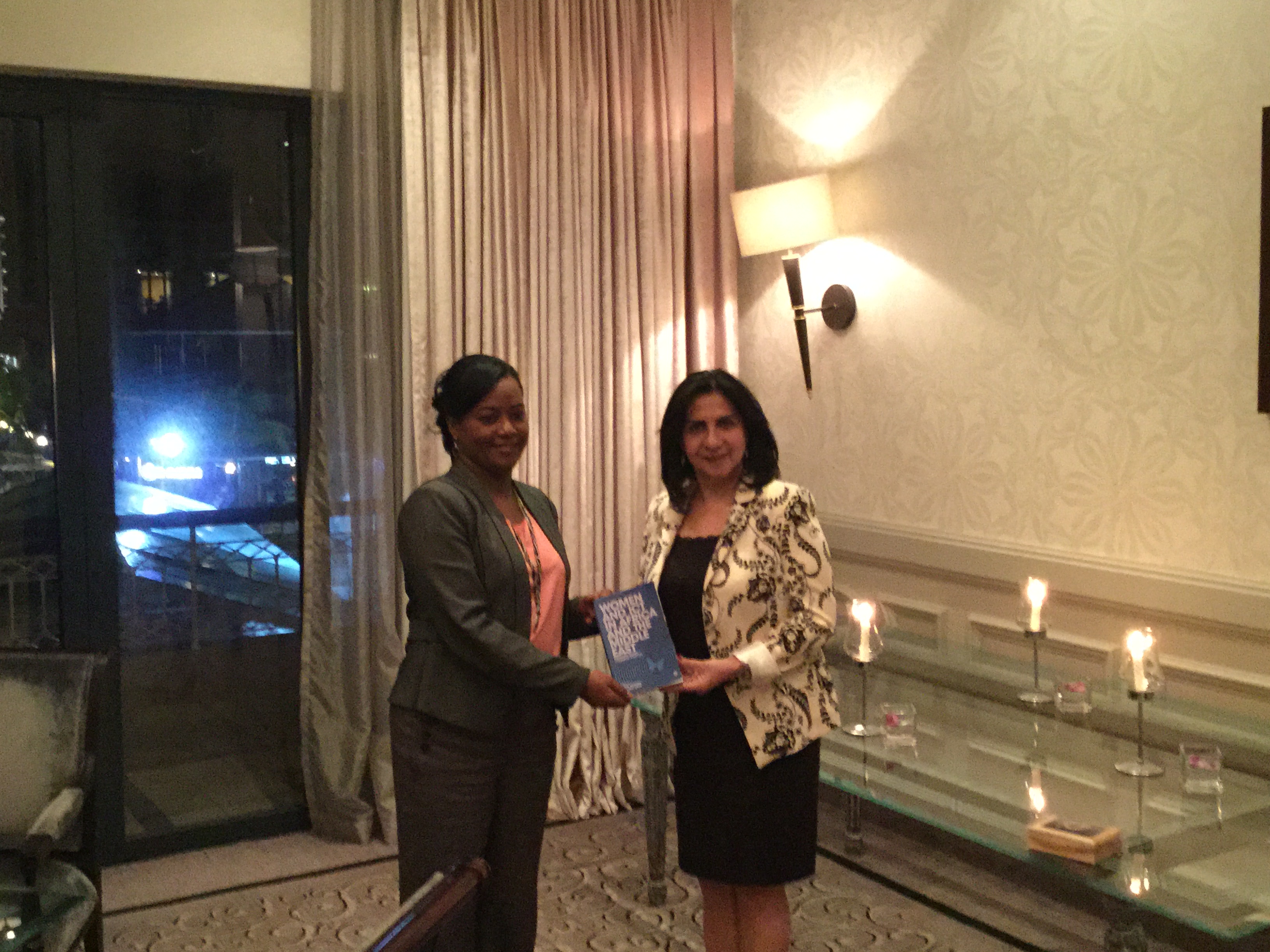 في جولتها إلى جمهورية مورشيوس  بابون تَمنح مواطنة بيت لحم الفخرية لنائب رئيس الوزراء وتحصل على مواطنة كواتر بورن الفخرية 