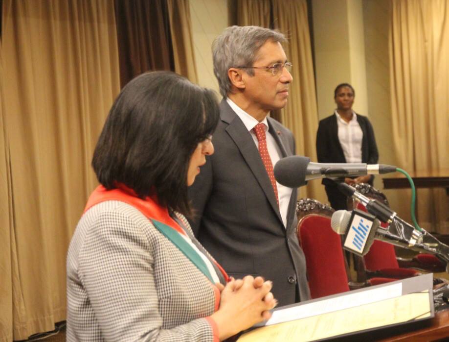 في جولتها إلى جمهورية مورشيوس  بابون تَمنح مواطنة بيت لحم الفخرية لنائب رئيس الوزراء وتحصل على مواطنة كواتر بورن الفخرية 