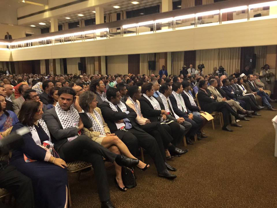 في جولتها إلى جمهورية مورشيوس  بابون تَمنح مواطنة بيت لحم الفخرية لنائب رئيس الوزراء وتحصل على مواطنة كواتر بورن الفخرية 