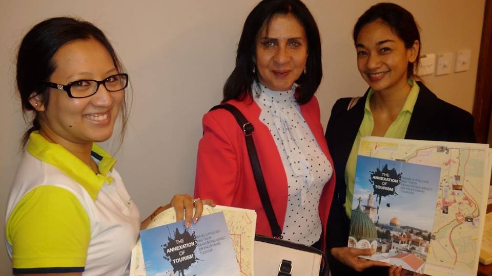 في جولتها إلى جمهورية مورشيوس  بابون تَمنح مواطنة بيت لحم الفخرية لنائب رئيس الوزراء وتحصل على مواطنة كواتر بورن الفخرية 