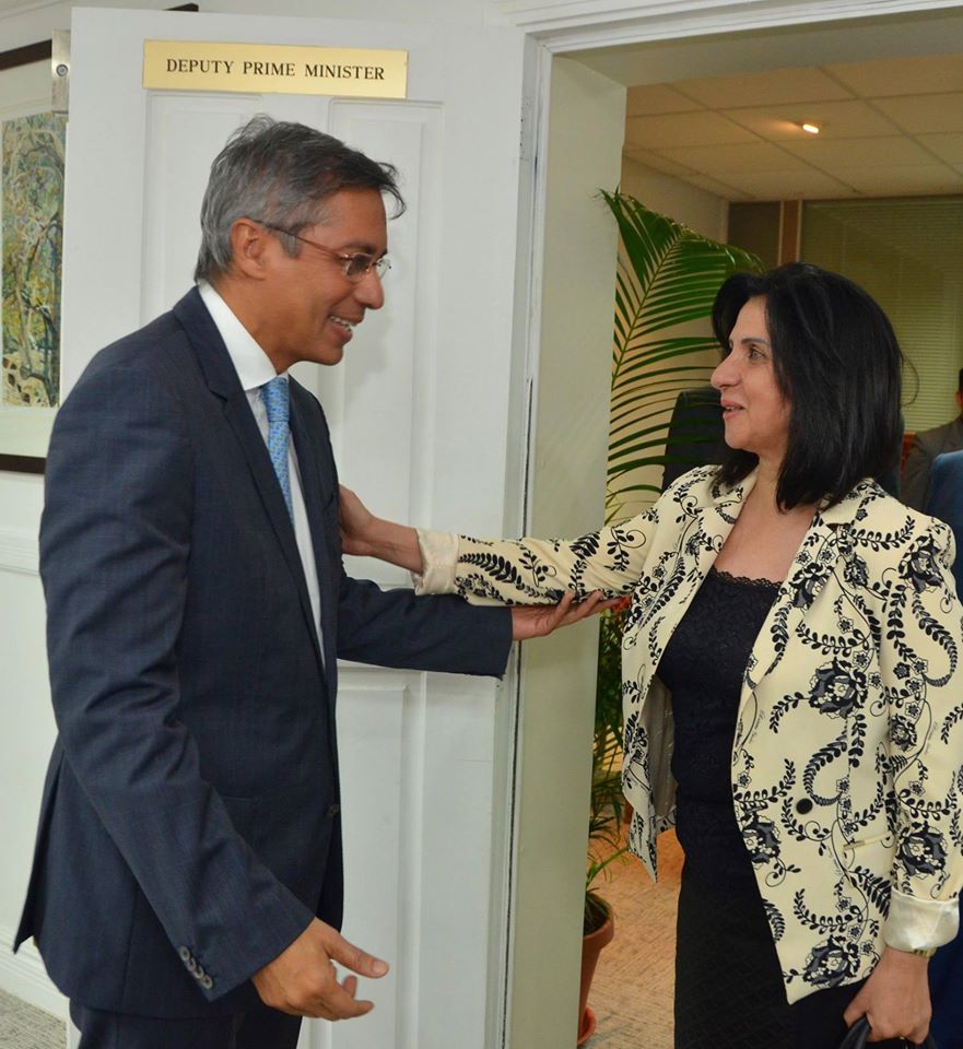 في جولتها إلى جمهورية مورشيوس  بابون تَمنح مواطنة بيت لحم الفخرية لنائب رئيس الوزراء وتحصل على مواطنة كواتر بورن الفخرية 