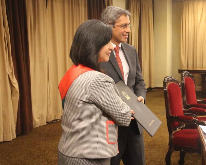 في جولتها إلى جمهورية مورشيوس  بابون تَمنح مواطنة بيت لحم الفخرية لنائب رئيس الوزراء وتحصل على مواطنة كواتر بورن الفخرية 