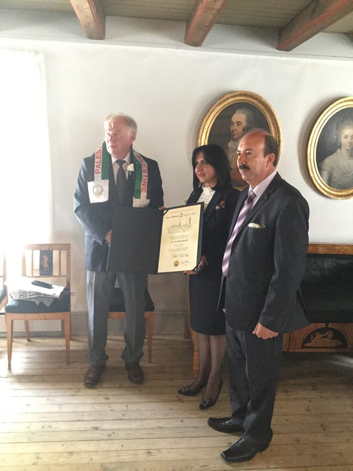 رئيسة بلدية بيت لحم تزور ساربسبورغ بهدف تدشين عمود طبق الأصل عن أعمدة كنيسة المهد بمشاركة ملك النرويج 