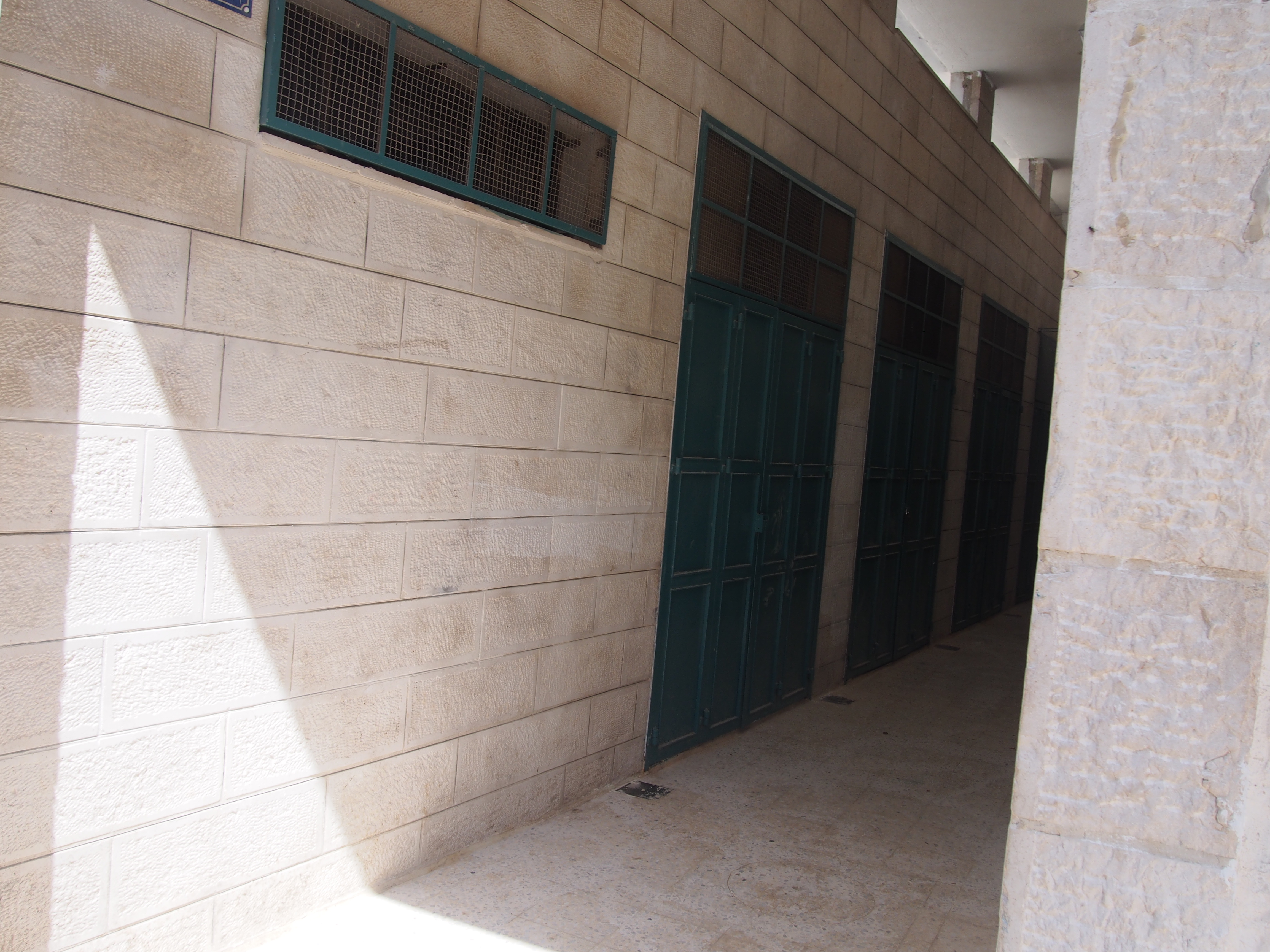 بلدية بيت لحم تبدي ملاحظاتها الهندسية لمؤسسة أنيرا حول المرحلة الثانية من مشروع إعادة تأهيل سوق بيت لحم القديم 