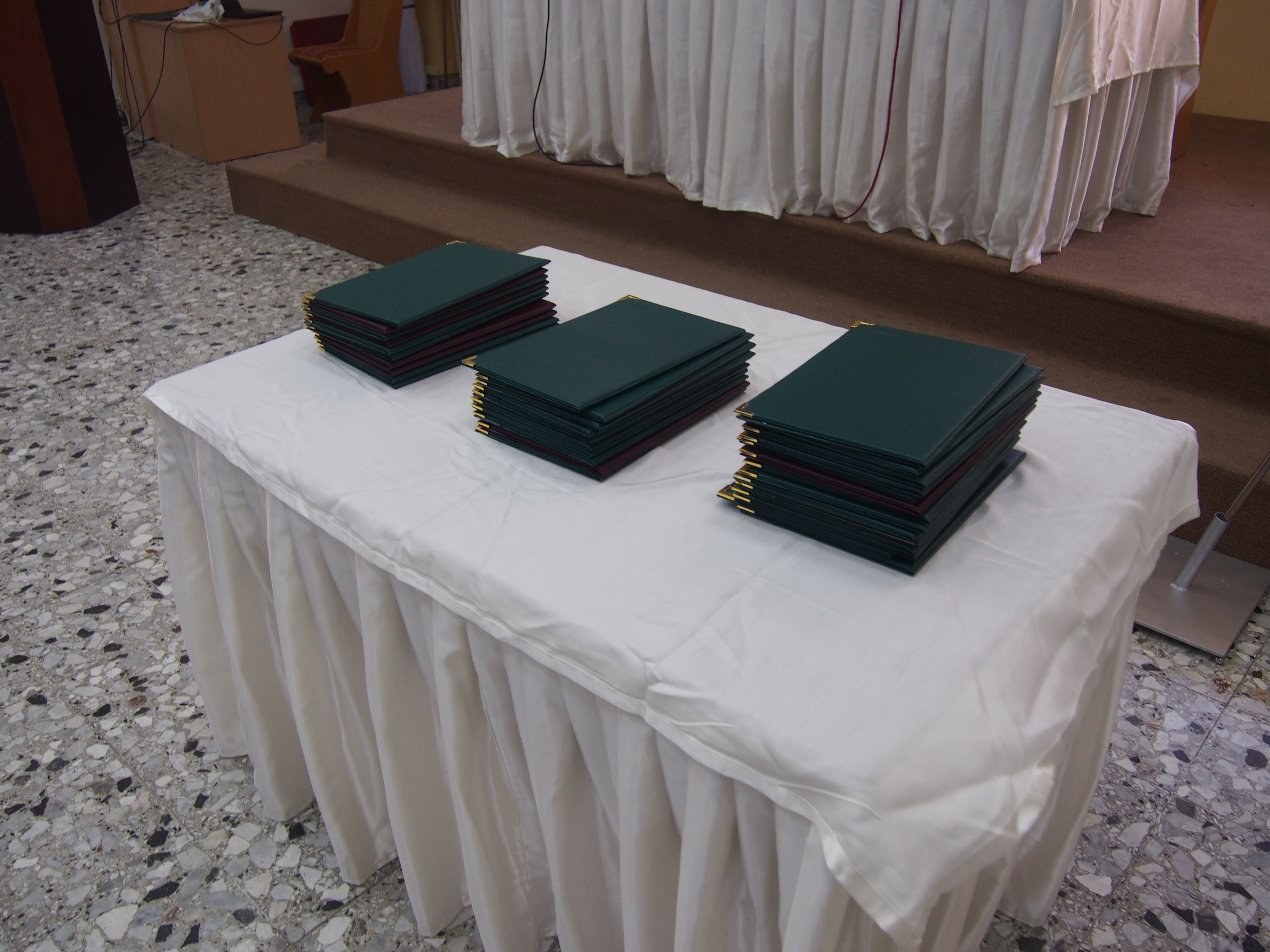 المجلس المحلي الشبابي في بيت لحم يكرم الناجحين في الثانوية العامة من أعضاء الهيئة العامة والمجلس الشبابي