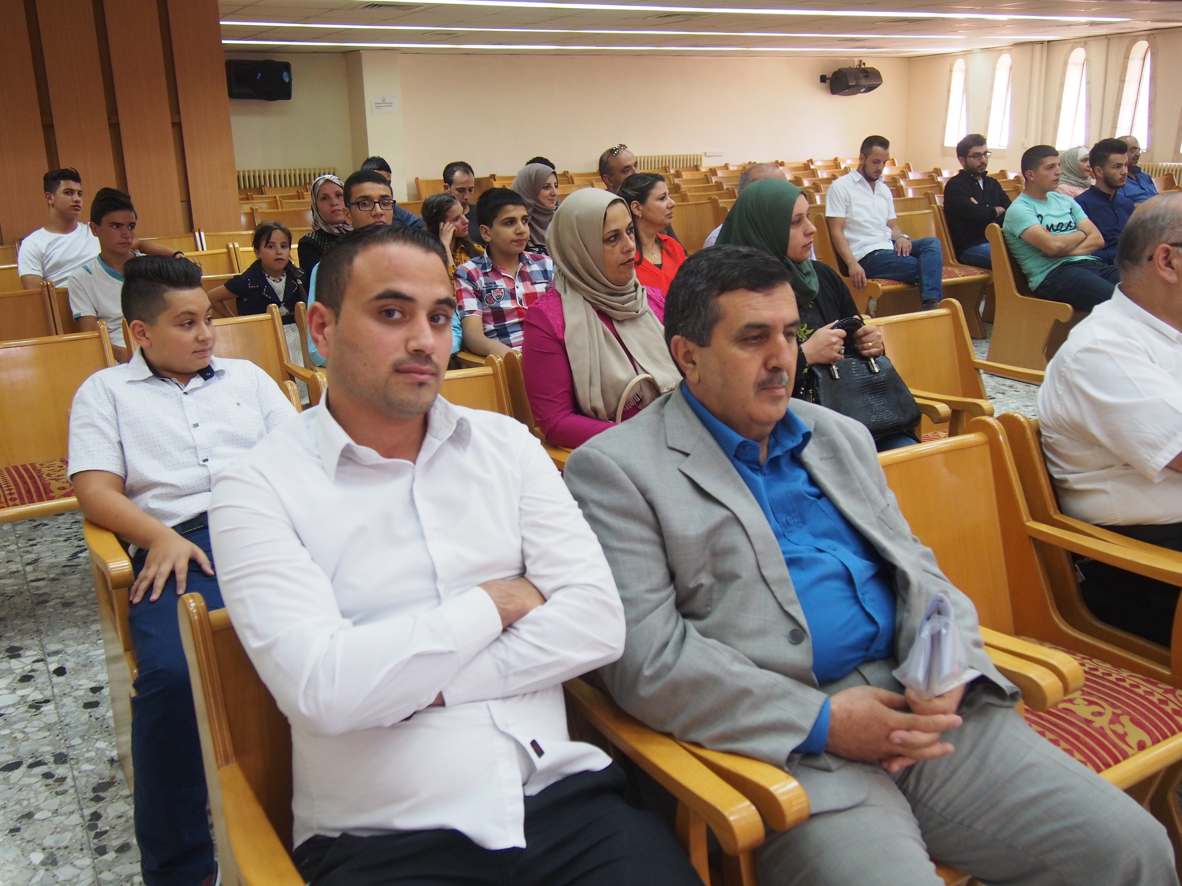 المجلس المحلي الشبابي في بيت لحم يكرم الناجحين في الثانوية العامة من أعضاء الهيئة العامة والمجلس الشبابي