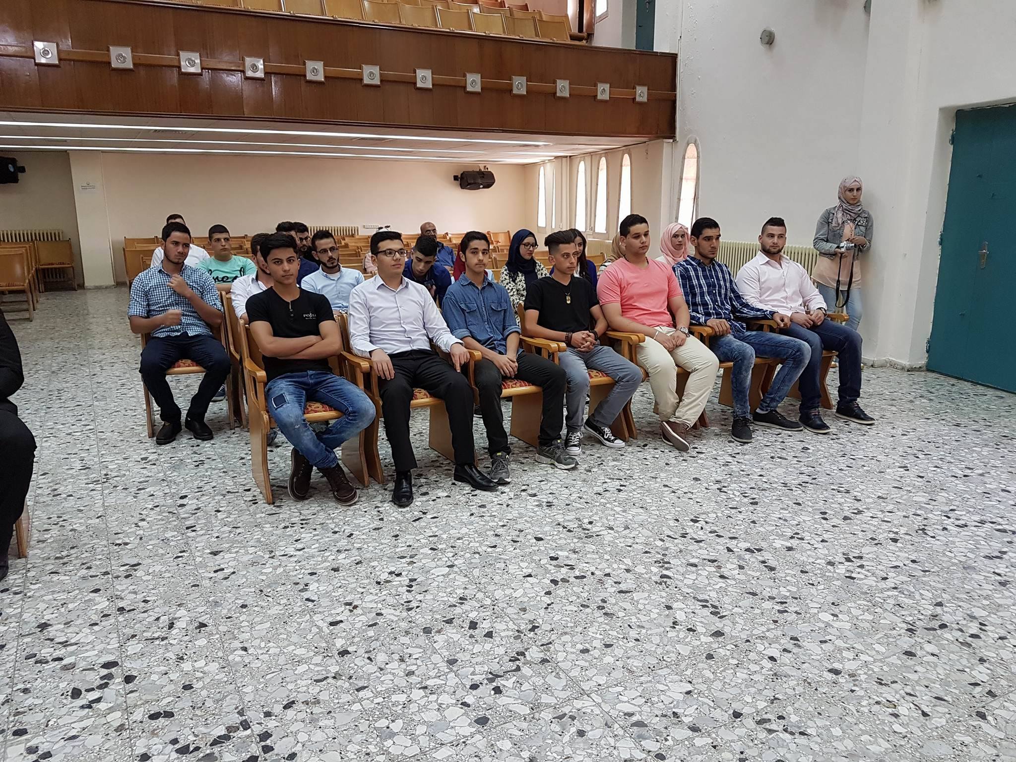 المجلس المحلي الشبابي في بيت لحم يكرم الناجحين في الثانوية العامة من أعضاء الهيئة العامة والمجلس الشبابي