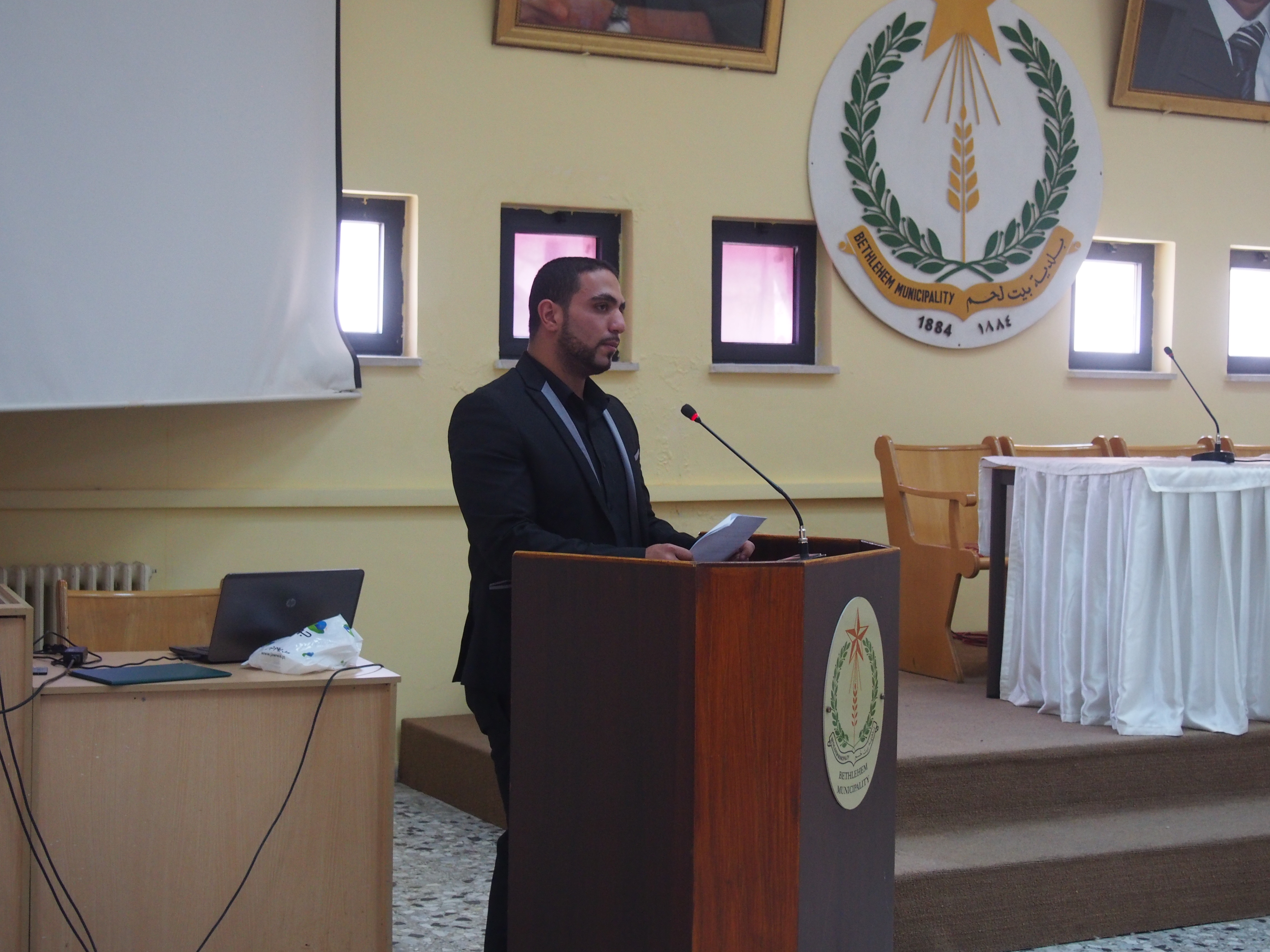 المجلس المحلي الشبابي في بيت لحم يكرم الناجحين في الثانوية العامة من أعضاء الهيئة العامة والمجلس الشبابي