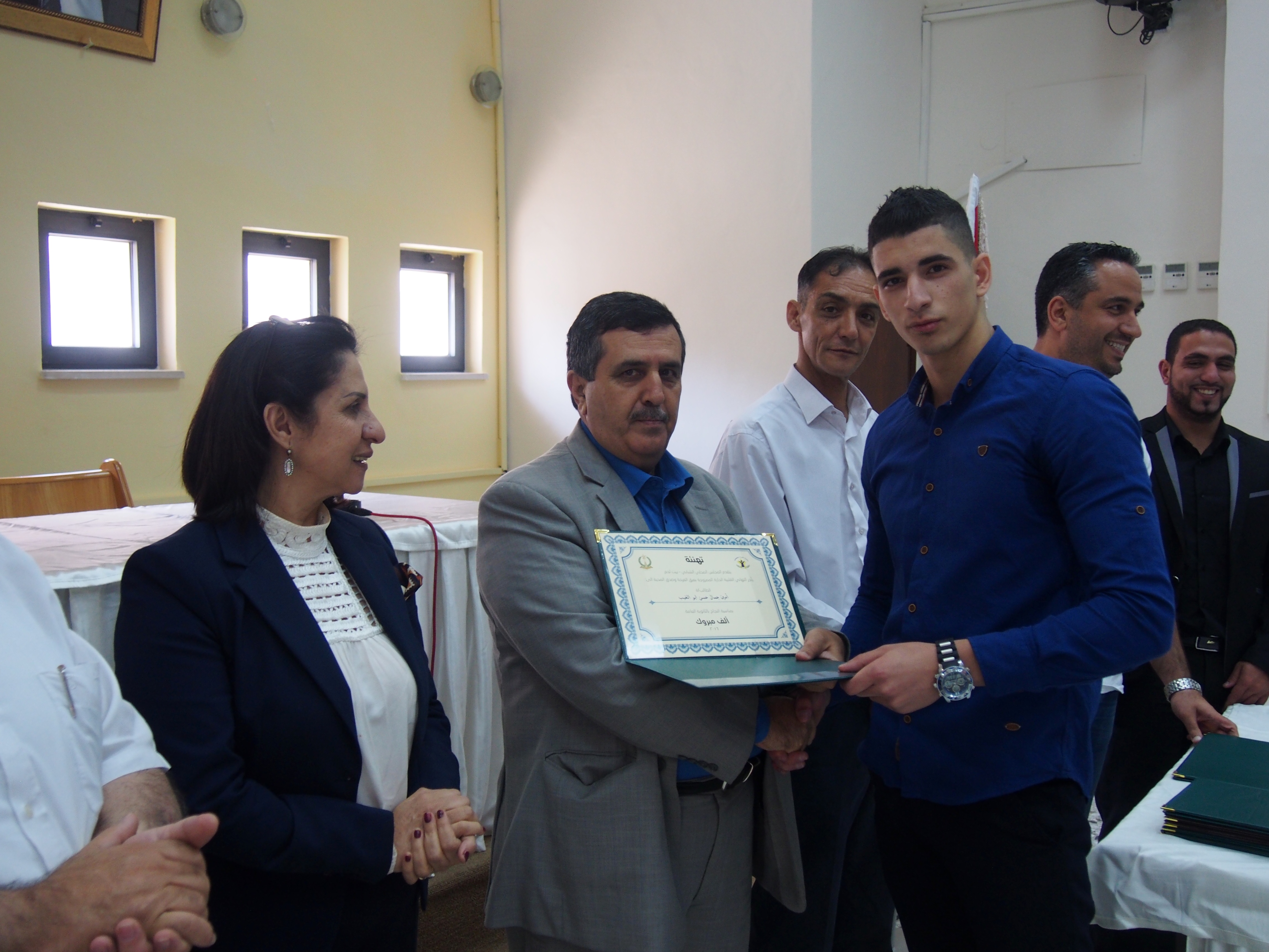 المجلس المحلي الشبابي في بيت لحم يكرم الناجحين في الثانوية العامة من أعضاء الهيئة العامة والمجلس الشبابي