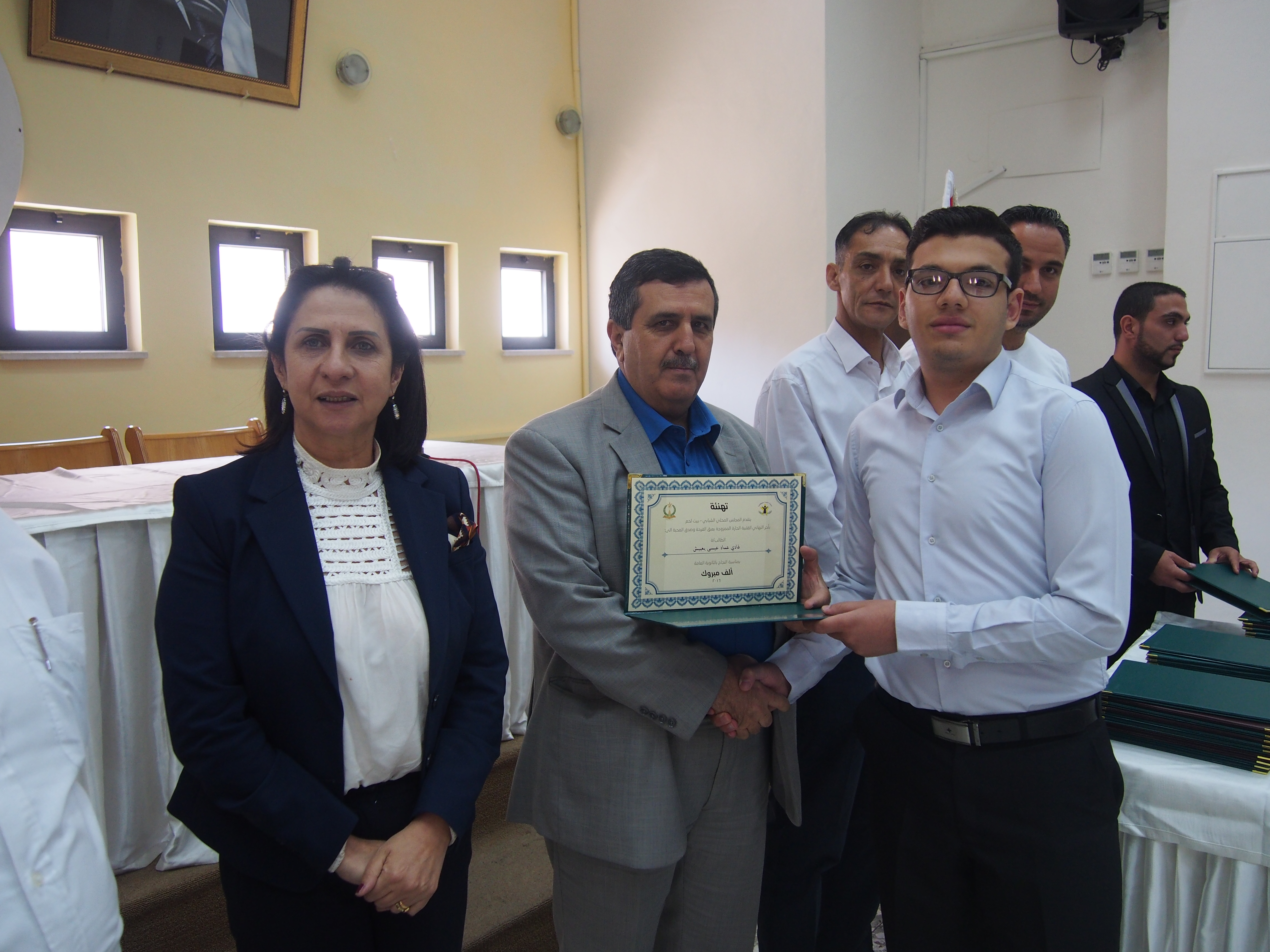 المجلس المحلي الشبابي في بيت لحم يكرم الناجحين في الثانوية العامة من أعضاء الهيئة العامة والمجلس الشبابي