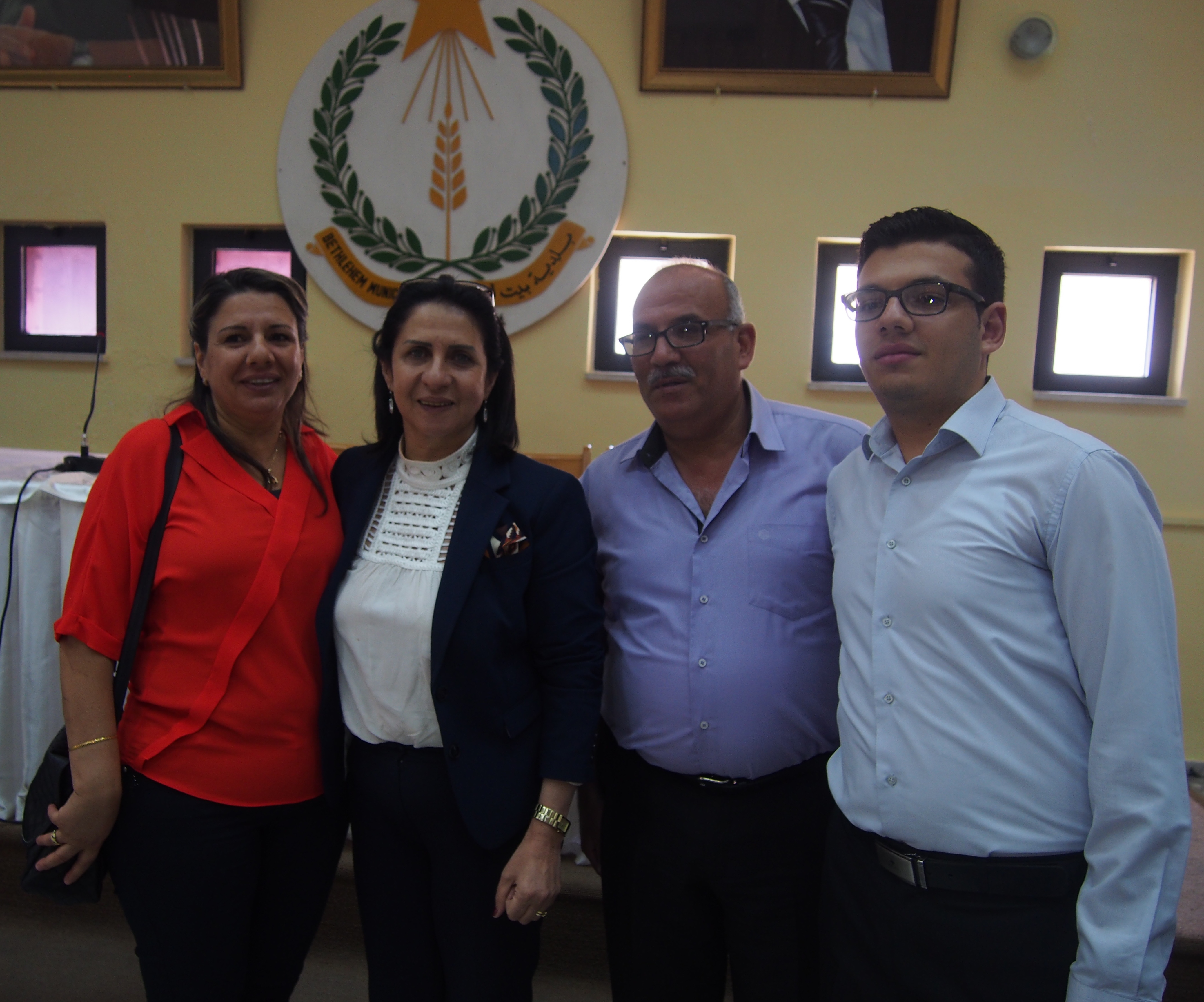 المجلس المحلي الشبابي في بيت لحم يكرم الناجحين في الثانوية العامة من أعضاء الهيئة العامة والمجلس الشبابي