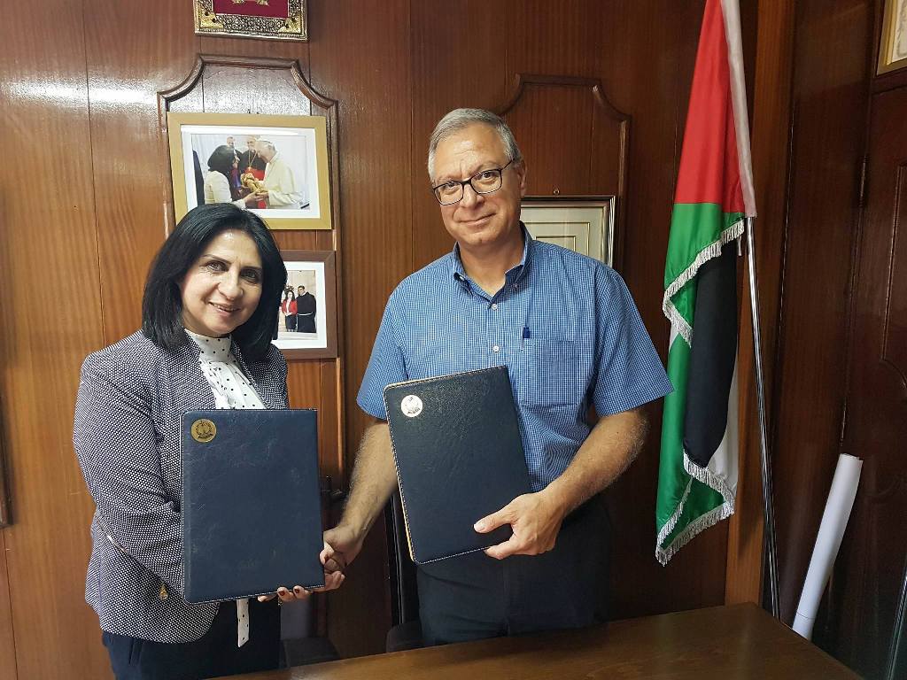  بلدية بيت لحم تجدد إتفاقية التعاون السنوية مع البعثة البابوية بهدف دعم حديقة ماري دوتي