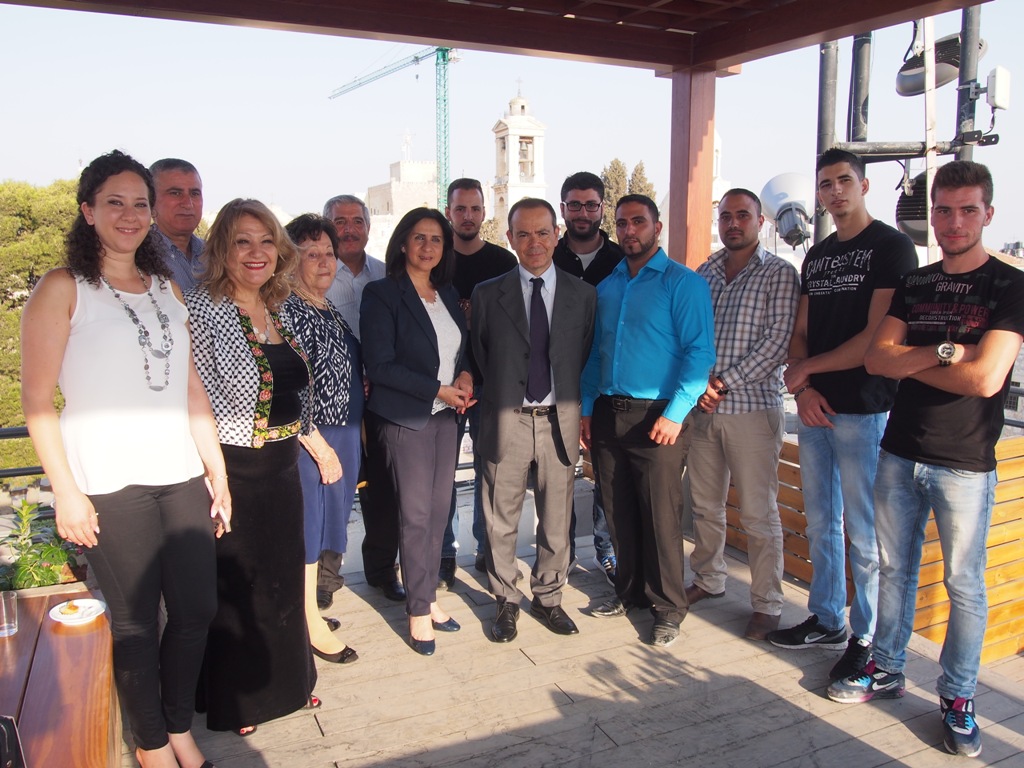 بلدية بيت لحم تكرم القنصل الإيطالي السابق وتمنحه مواطنة بيت لحم الفخرية 