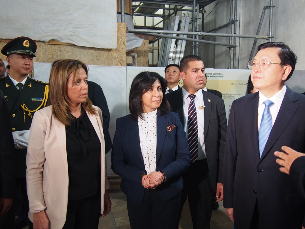 رئيسة بلدية بيت لحم تشارك في استقبال رئيس اللجنة الدائمة لمجلس نواب الشعب الصيني