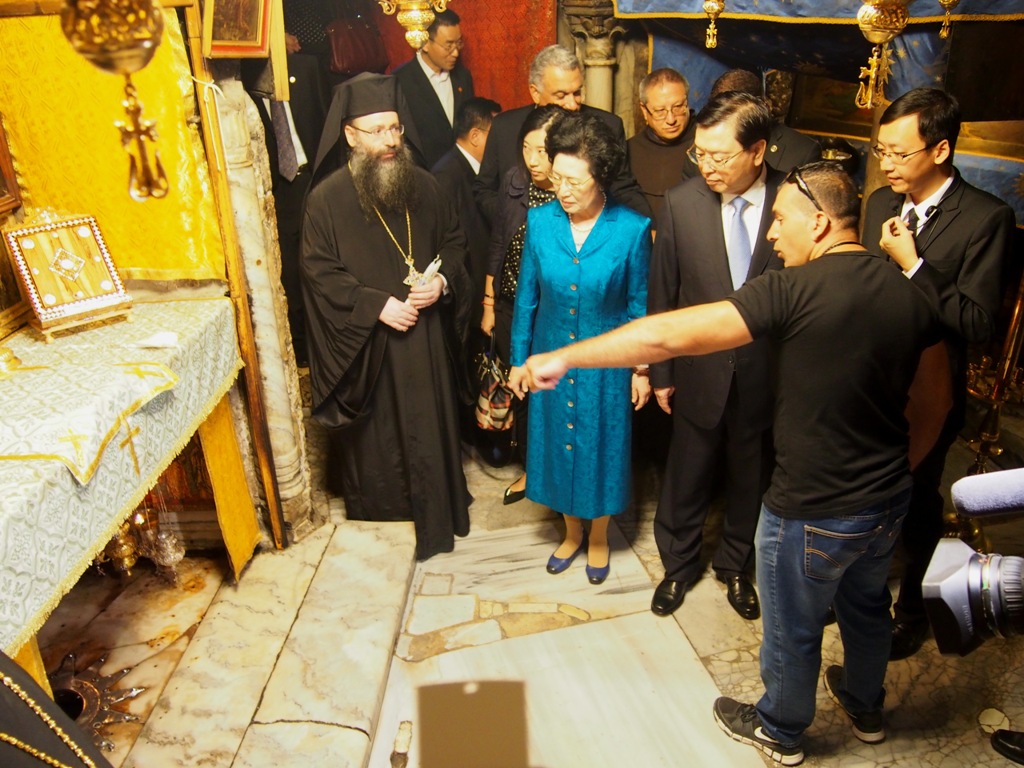 رئيسة بلدية بيت لحم تشارك في استقبال رئيس اللجنة الدائمة لمجلس نواب الشعب الصيني