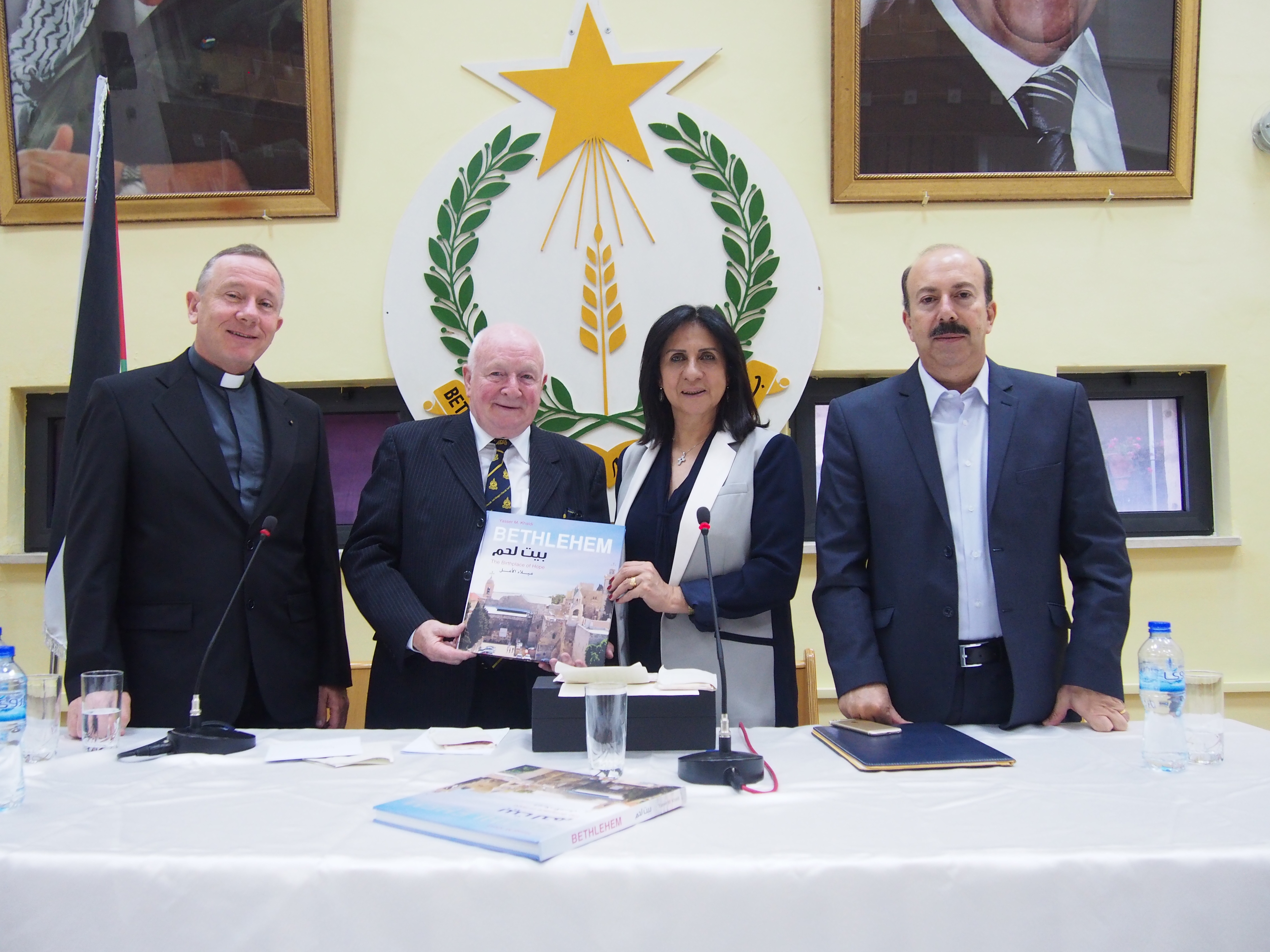رئيسة بلدية بيت لحم تستقبل رئيس بلدية غلاسكو السابق أليكس موسين والوفد المرافق