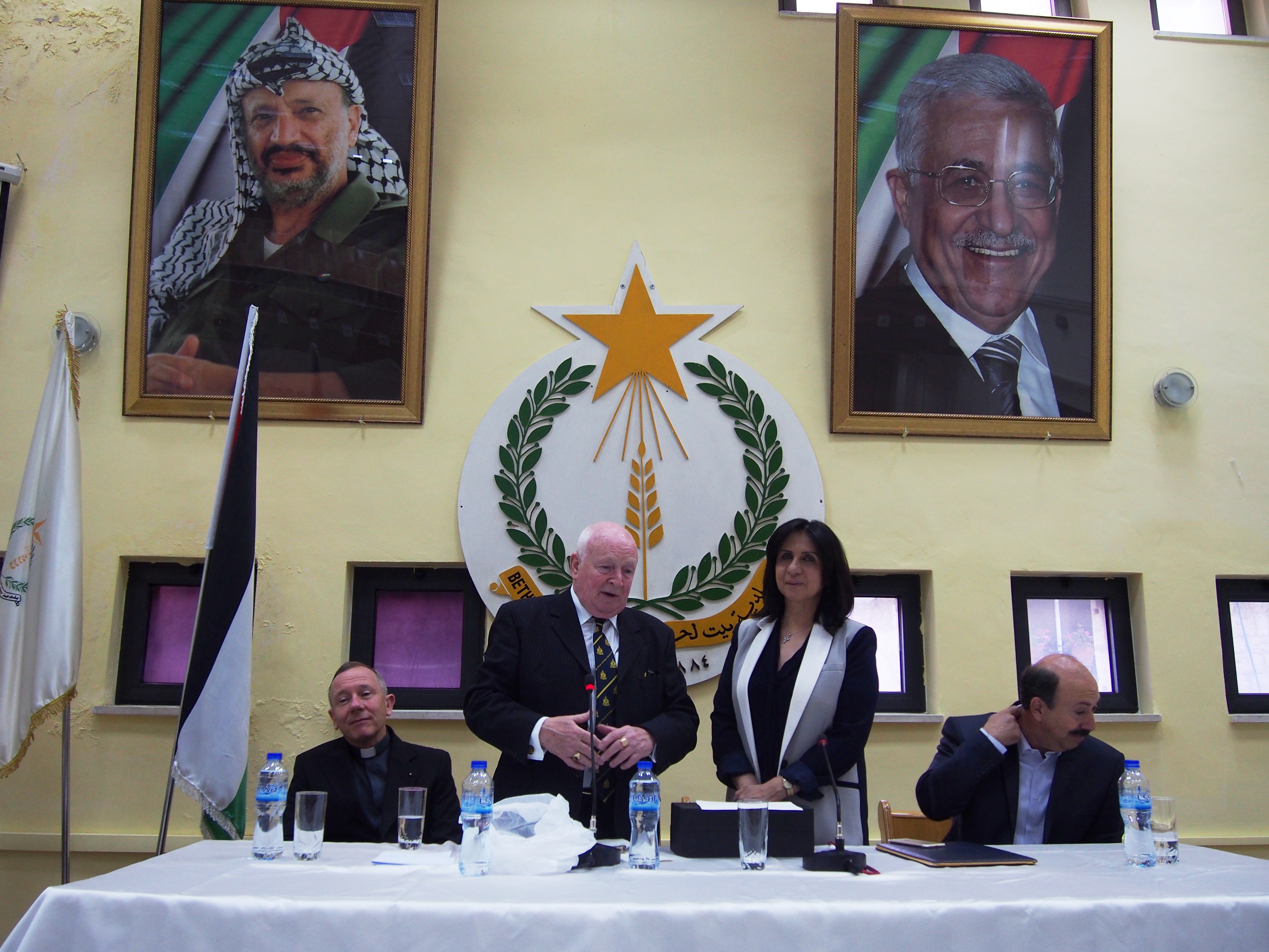 رئيسة بلدية بيت لحم تستقبل رئيس بلدية غلاسكو السابق أليكس موسين والوفد المرافق