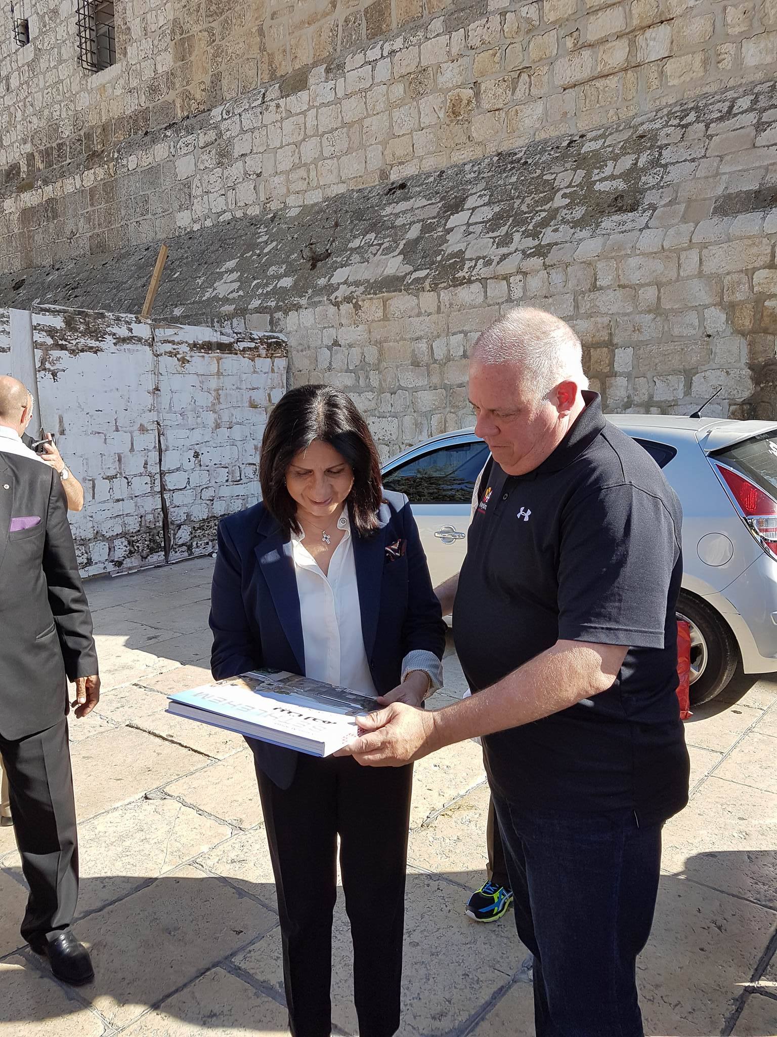 رئيسة بلدية بيت لحم الأستاذة فيرا بابون  تستقبل محافظ ميريلاند الأمريكية 