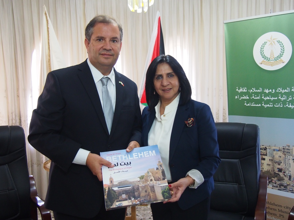 رئيسة بلدية بيت لحم تستقبل وزير الحكم المحلي المالطي 