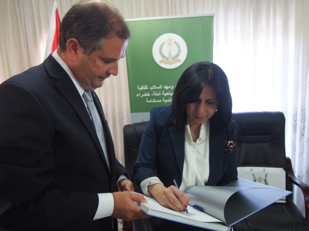 رئيسة بلدية بيت لحم تستقبل وزير الحكم المحلي المالطي 