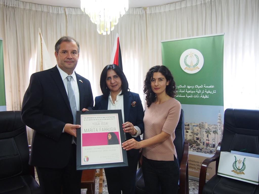 رئيسة بلدية بيت لحم تستقبل وزير الحكم المحلي المالطي 