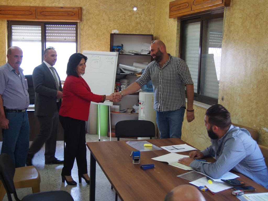 رئيسة بلدية بيت لحم تجتمع مع بعثة الأمم المتحدة واللجنة الوطنية لسجل اضرار الجدار 