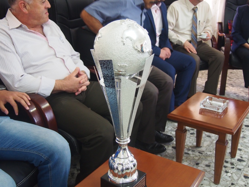 رئيسة بلدية بيت لحم تكرم  فريق نادي عاصمة الميلاد/ أكاديمية أطفال بلا حدود بمناسبة فوزهم في دوري بريشا الإيطالية المتوأمة مع بلدية بيت لحم 