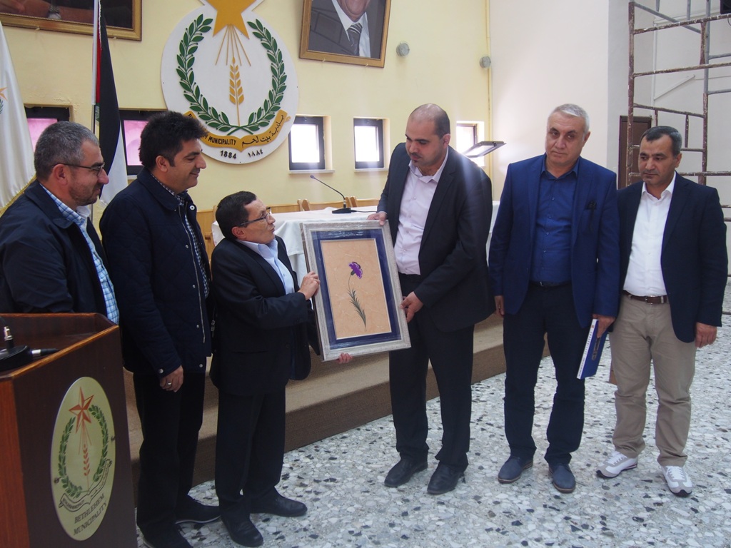 جحا يستقبل وفداً تركياً رفيع المستوى وينقل لهم واقع مدينة بيت لحم	