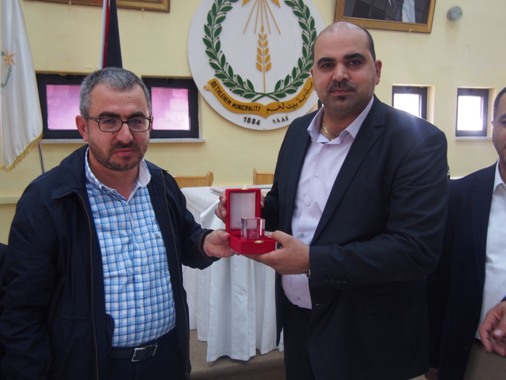 جحا يستقبل وفداً تركياً رفيع المستوى وينقل لهم واقع مدينة بيت لحم	