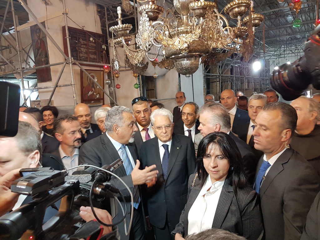رئيسة بلدية بيت لحم تشارك في إستقبال الرئيس الإيطالي وترافقه في جولته