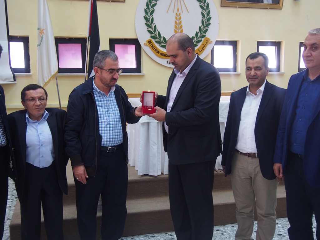 جحا يستقبل وفداً تركياً رفيع المستوى وينقل لهم واقع مدينة بيت لحم	