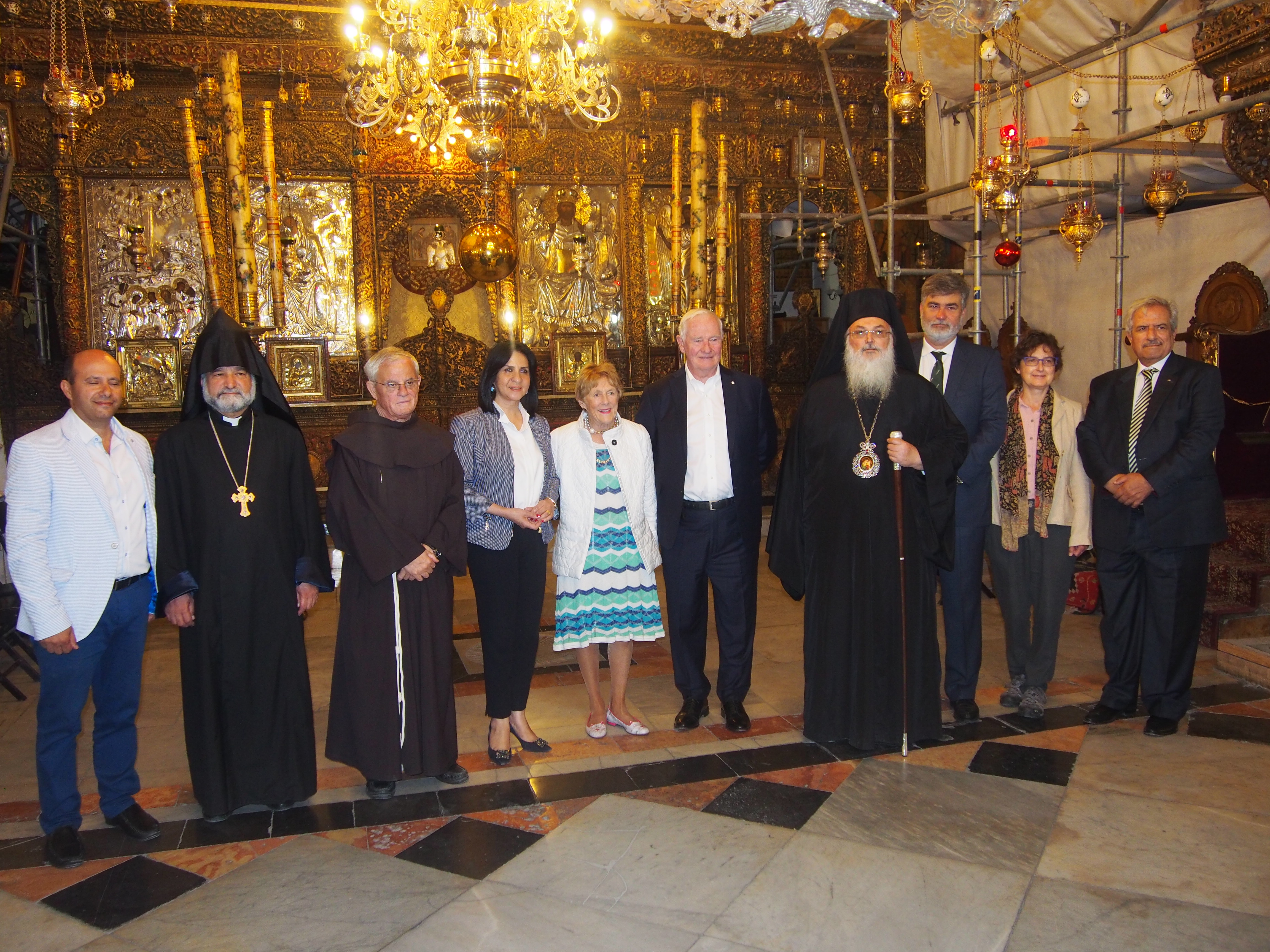 بابون تشارك في إستقبال الحاكم العام لكندا 