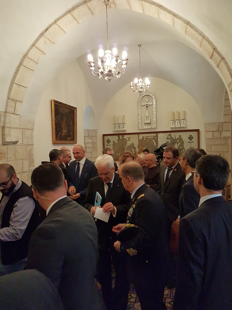 رئيسة بلدية بيت لحم تشارك في إستقبال الرئيس الإيطالي وترافقه في جولته