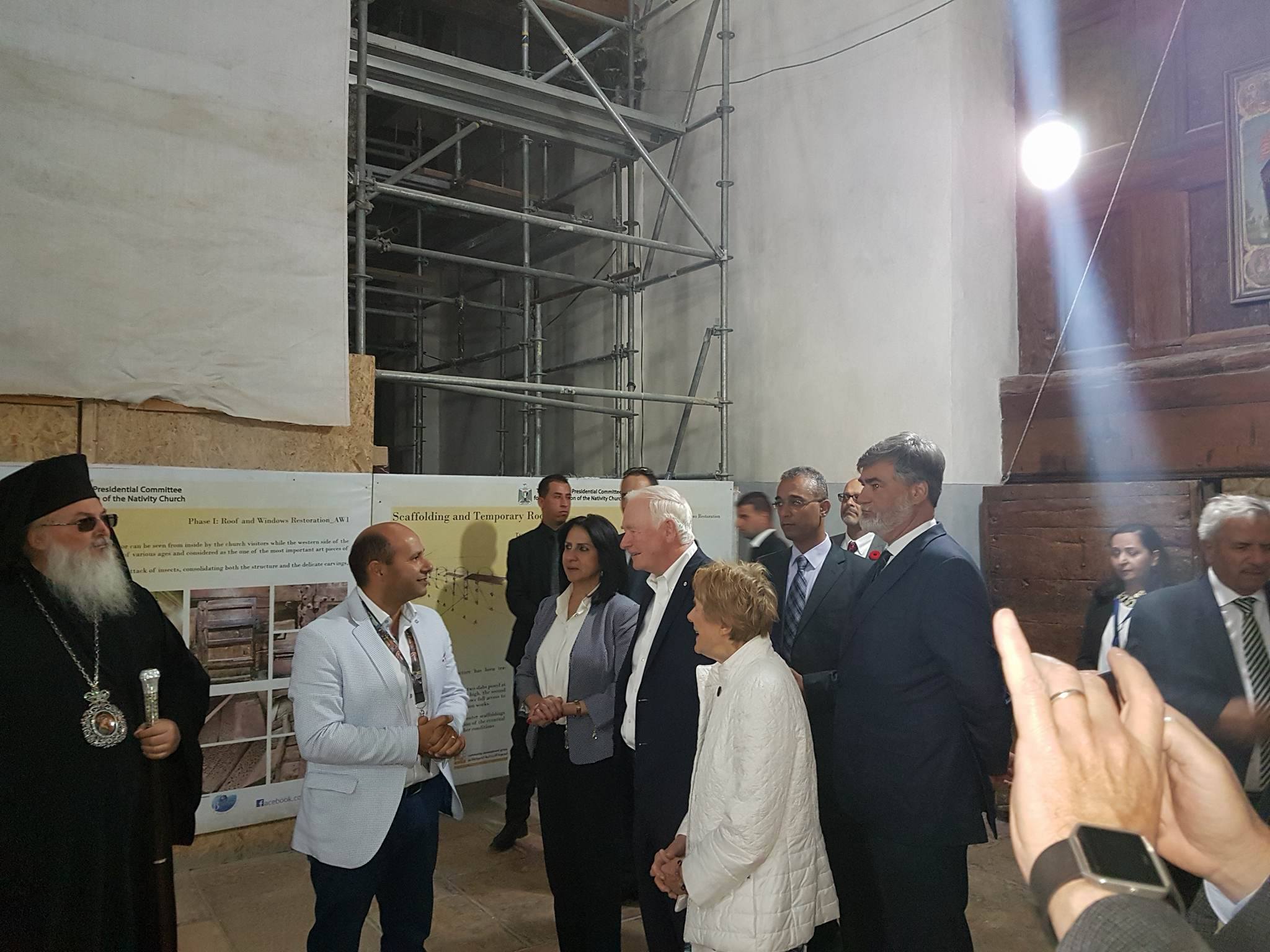 بابون تشارك في إستقبال الحاكم العام لكندا 